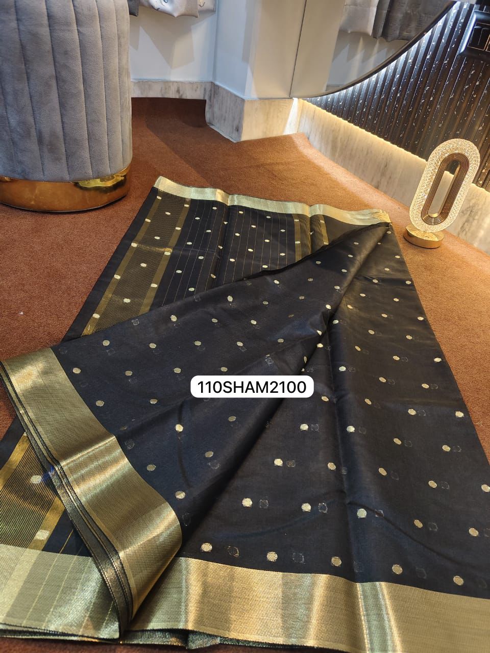 Black- Handwoven Banarasi Dyeble Warm Silk Saree